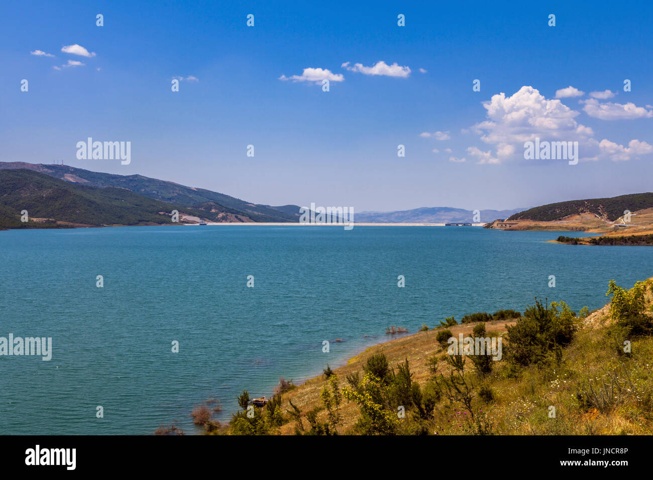 Acqua di lago Reservoire Landscaoe distretto di Gramsh Albanien punta di viaggio Europa Foto Stock