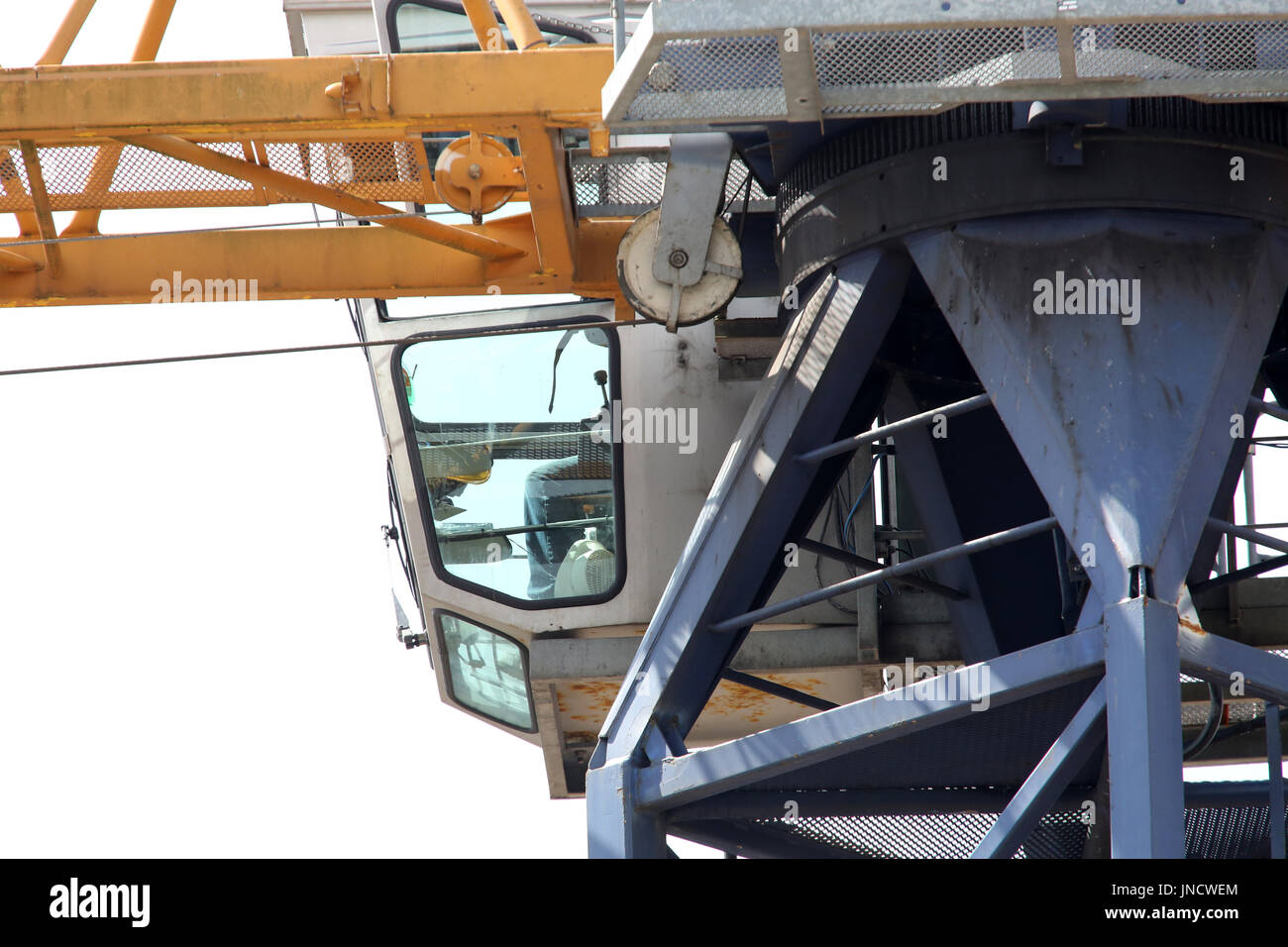 Dettaglio della cabina di una torre alta macchina gru Foto Stock