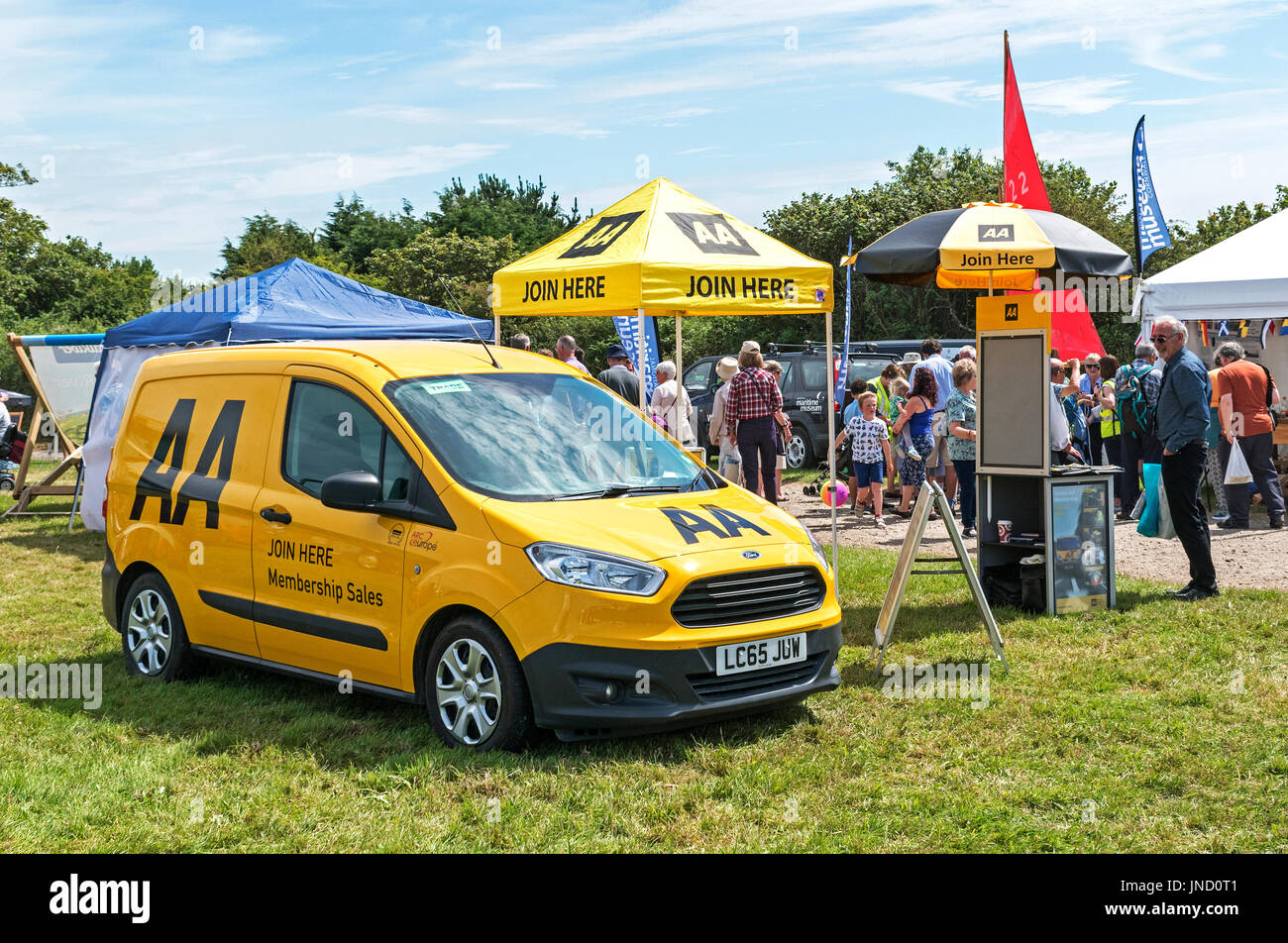 AA stand di vendita in un paese mostrano in cornwall, Regno Unito Foto Stock