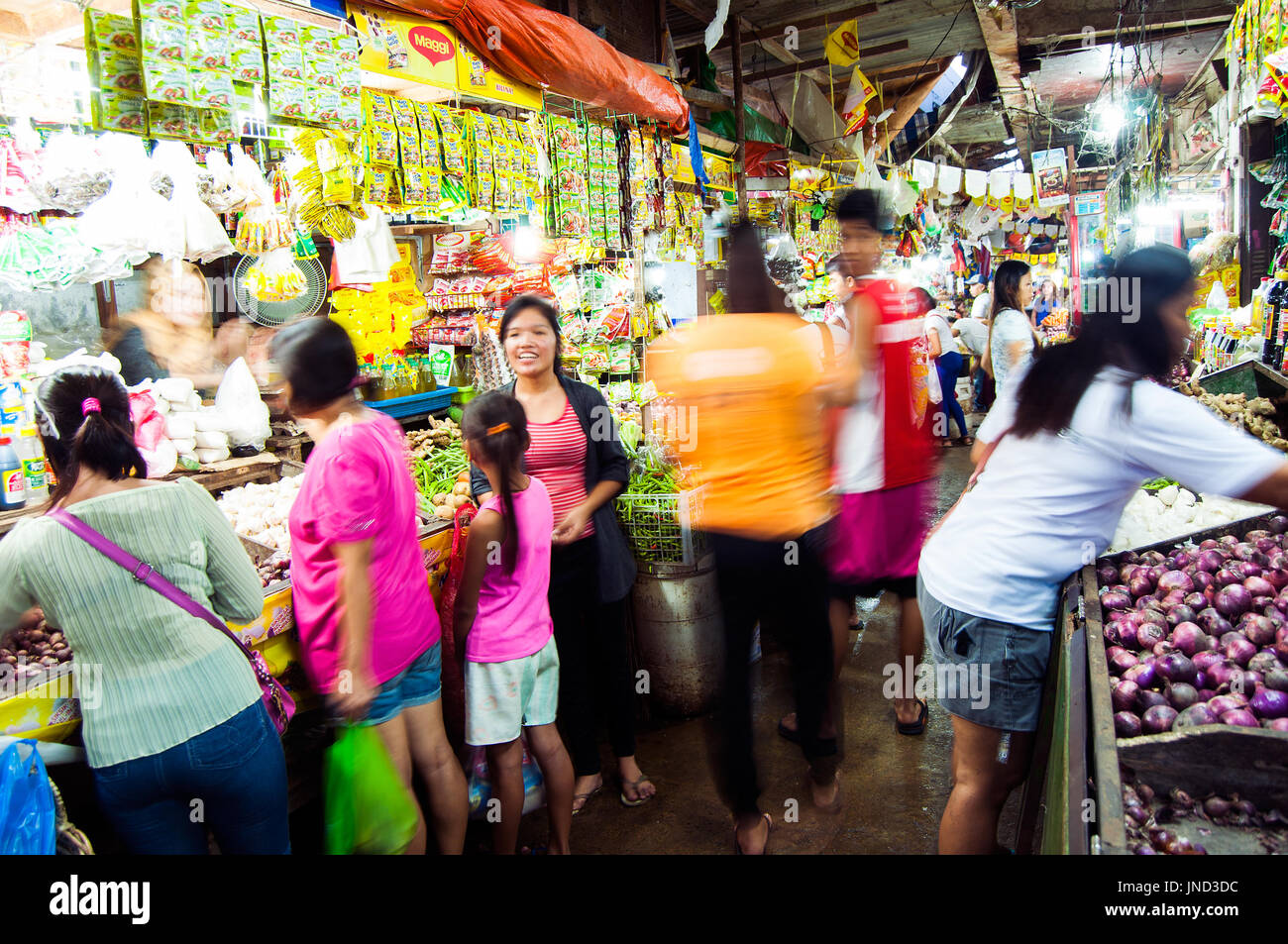 Interno, il mercato pubblico, Puerto Princesa, PALAWAN FILIPPINE Foto Stock