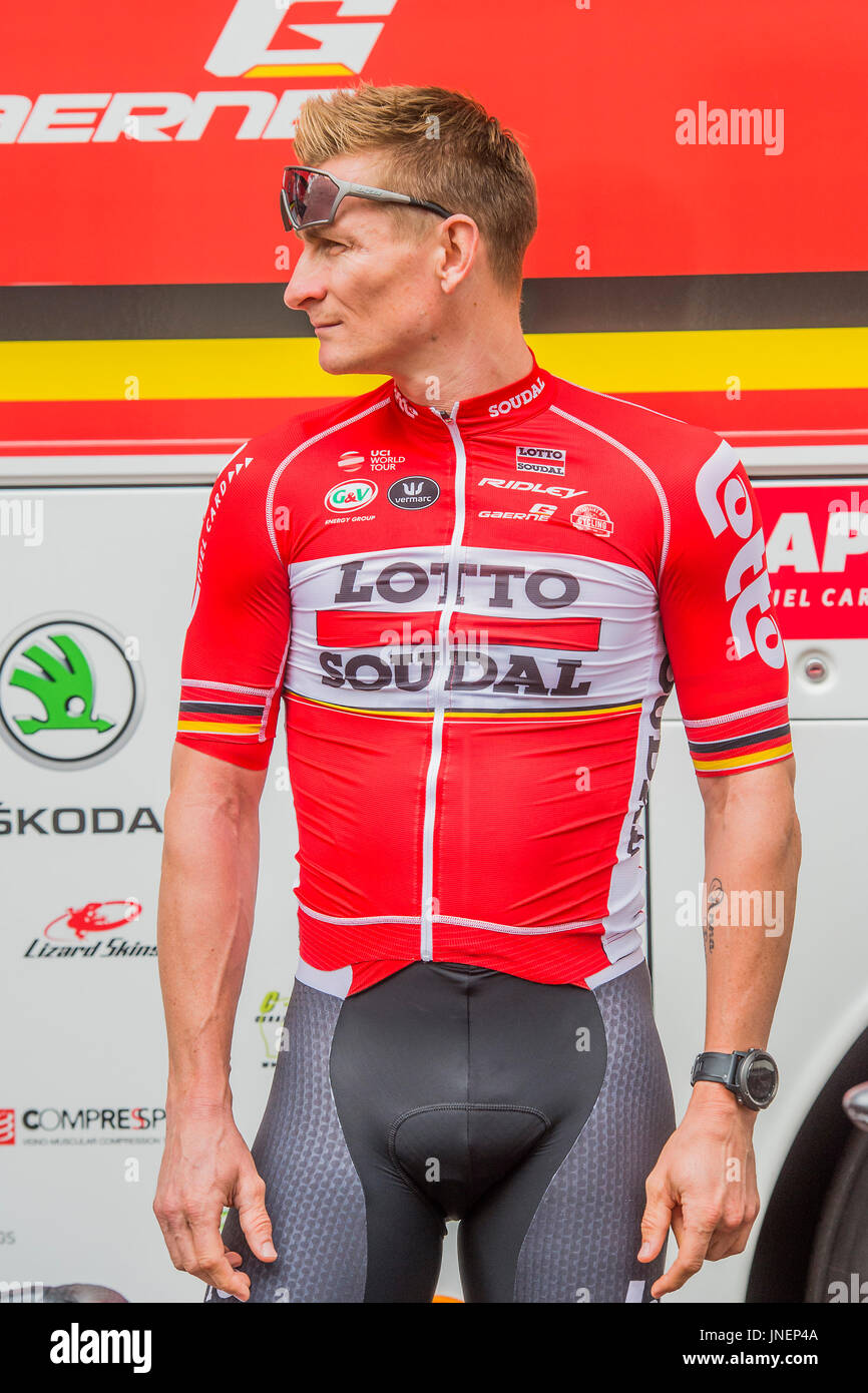 Londra, Regno Unito. Il 30 luglio, 2017. Andre Greipel GER di Lotto Sudal - l'inizio di Prudential Ride Londra Surrey Classic in sfilata delle Guardie a Cavallo del credito di Londra: Guy Bell/Alamy Live News Foto Stock