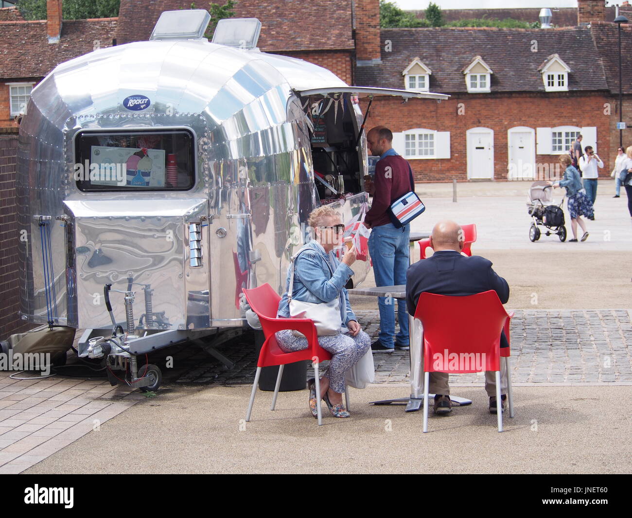 Stratford-upon-Avon, Regno Unito. 30 Luglio, 2017. Regno Unito: Meteo pomeriggio soleggiato. Credito: James Bell/Alamy Live News Foto Stock