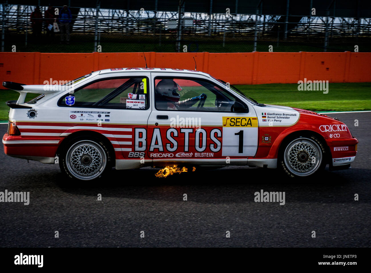 Towcester, Northamptonshire, Regno Unito. Il 30 luglio, 2017. Touring Car Legend Gianfranco Brancatelli rigidi durante il JET Super Touring Car Trofeo dopo aver vinto la sua classe nel corso di Silverstone Classic Motor Racing Festival sul circuito di Silverstone (foto di gergo Toth / Alamy Live News) Foto Stock