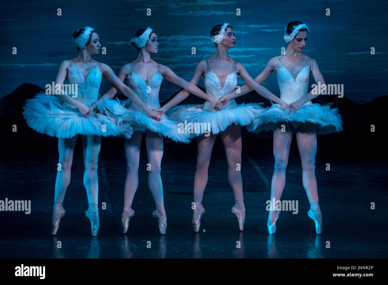 Scena dal balletto "Lago wan' del Balletto di Mosca di coreografia classica "La Classique" sul palco a Mosca, Russia Foto Stock