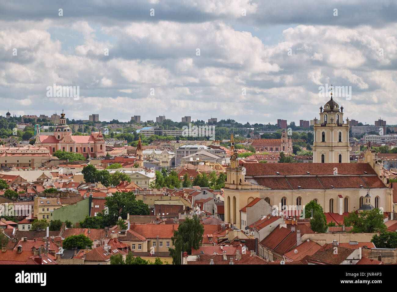 Panorama di Vilnius in estate il giorno di sole Foto Stock