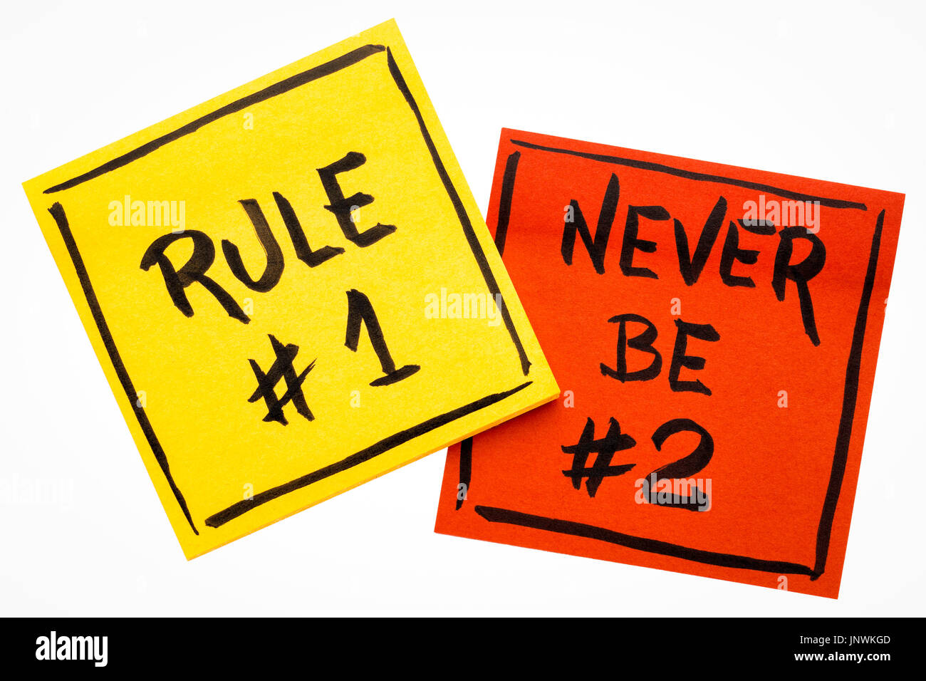 Regola numero uno, non può mai essere numero 2, promemoria motivazionale o  di consulenza, la grafia sulla isolato sticky notes Foto stock - Alamy
