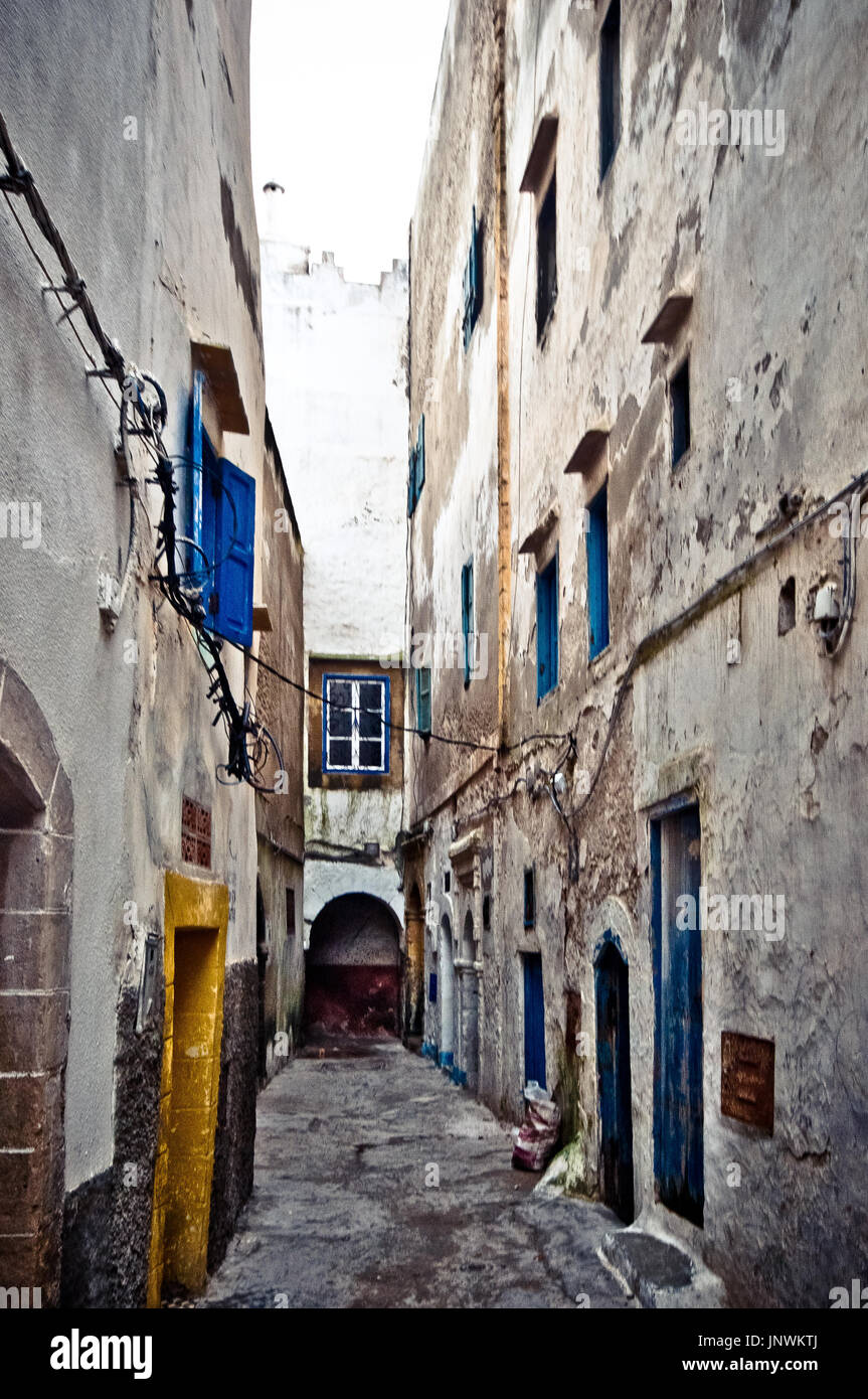Città vecchia nelle strade di Essaouira in Marocco Foto Stock