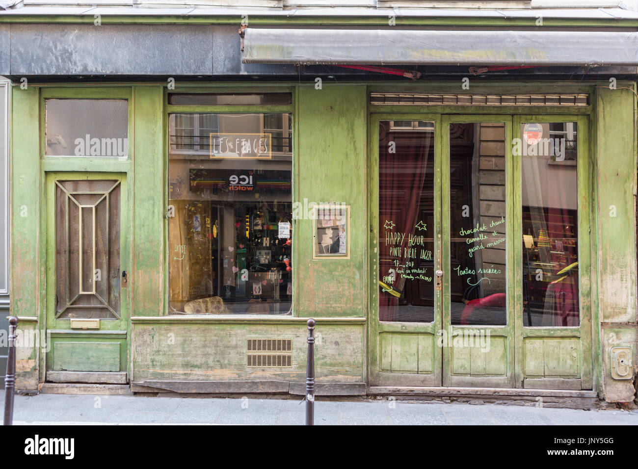 Parigi, Francia - 29 Febbraio 2016: Les Etages pub/cafe nel quartiere del Marais, Paris, Francia. Foto Stock