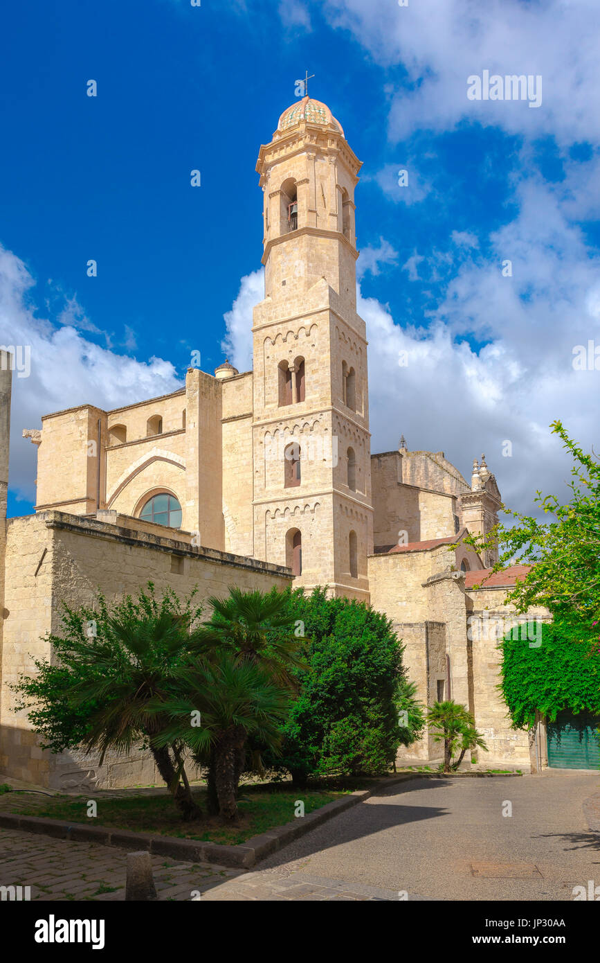 Sassari Sardegna cattedrale, vista l'estremità est del Duomo (Cattedrale di San Nicola) e la torre campanaria a Sassari, Sardegna. Foto Stock