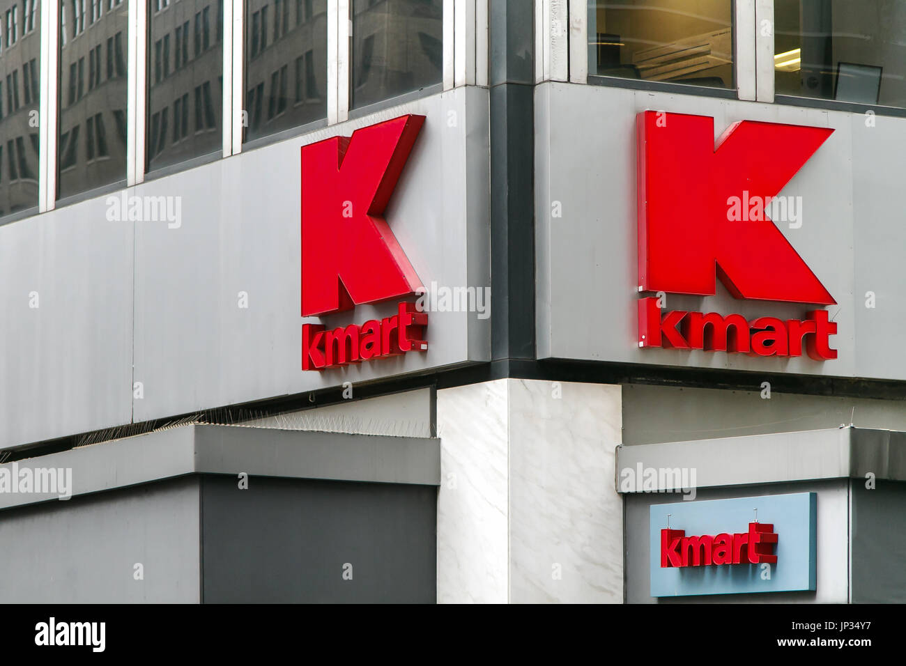 Kmart segnaletica sul loro store in Manhattan. Foto Stock