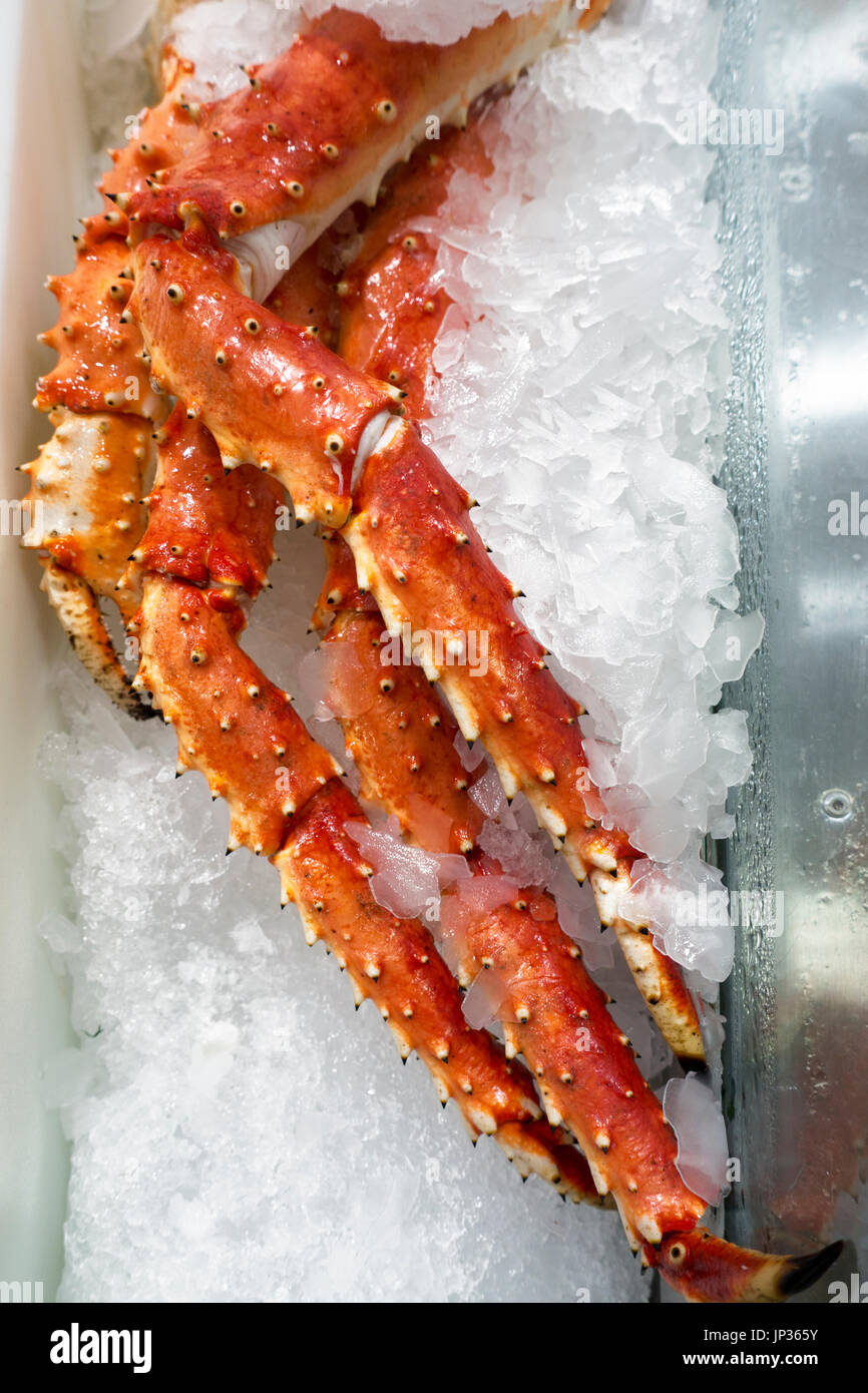 Pre cotte alaskan king crab gambe Foto Stock