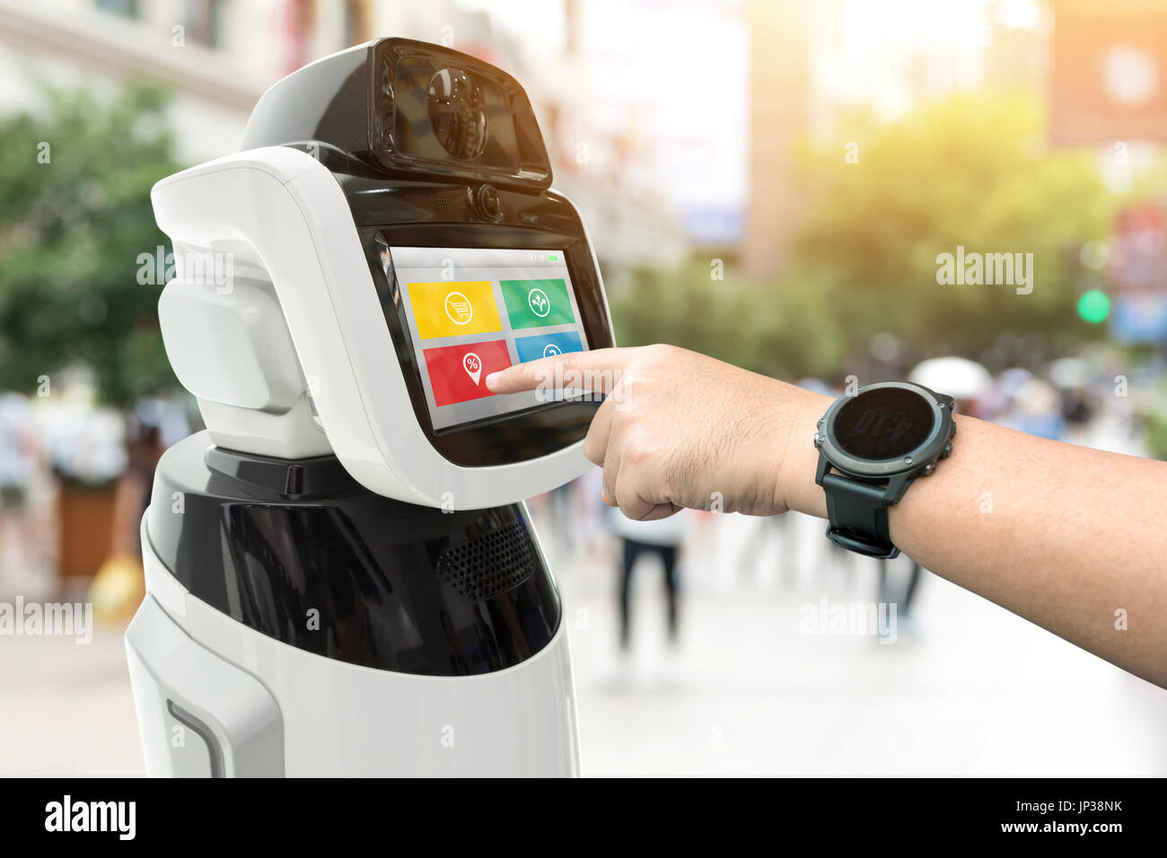 Robotics Tecnologia Tendenze e robo advisor concetto. Assistente autonoma direzione navigatore robot in città e uso delle dita. Foto Stock