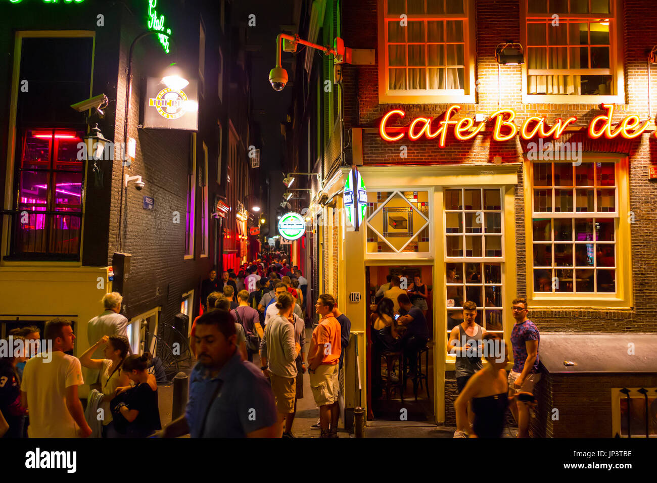 Il Cafe Bar nel quartiere a luci rosse di Amsterdam - AMSTERDAM - OLANDA Foto Stock