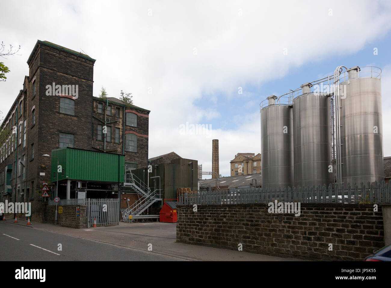 Edifici industriali, Sowerby Bridge, West Yorkshire Foto Stock