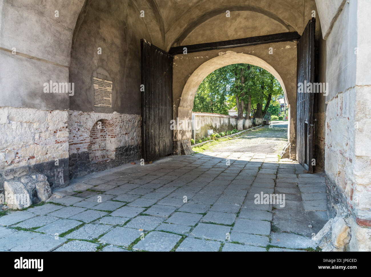 Ingresso di Negru Voda monastero, campulung, Arges, Romania Foto Stock