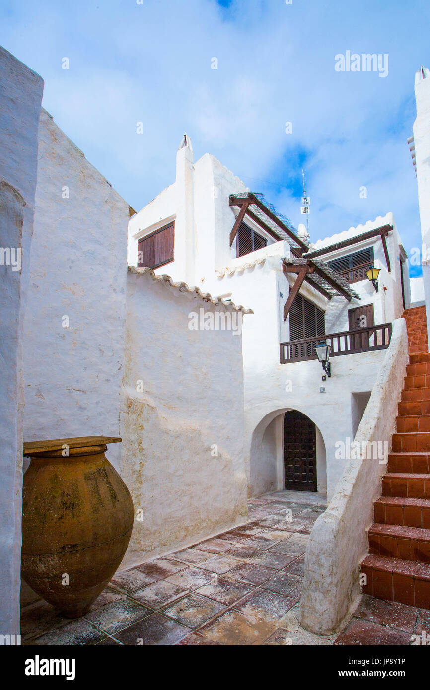Spagna Isole Baleari, Minorca, Binibeca vecchio villaggio di pescatori Foto Stock