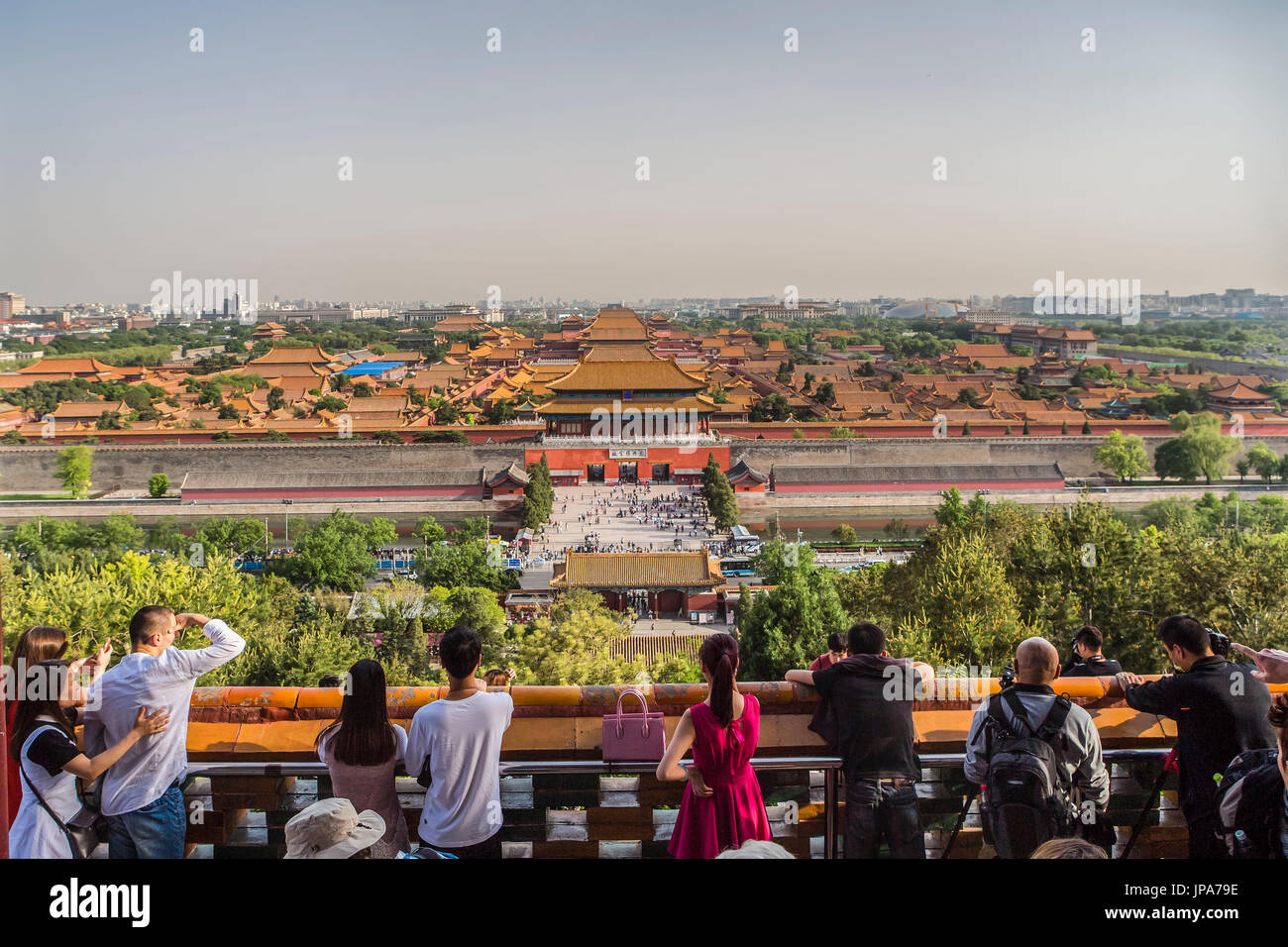 Cina, Pechino, la città di Forbiden, Gate di prodezza Dibine dal Parco Jingshan Foto Stock Cina, Pechino, la città di Forbiden, Gate di prodezza Dibine dal Parco Jingshan Foto Stock