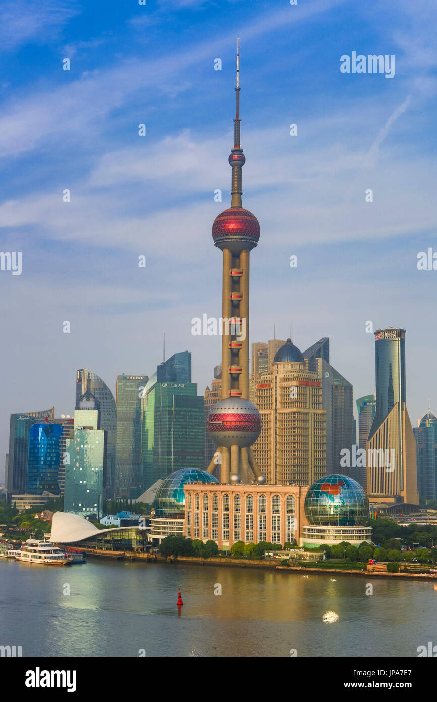 Cina Shanghai City, quartiere Pudong skyline, Oriental Pearl TV Tower Foto Stock