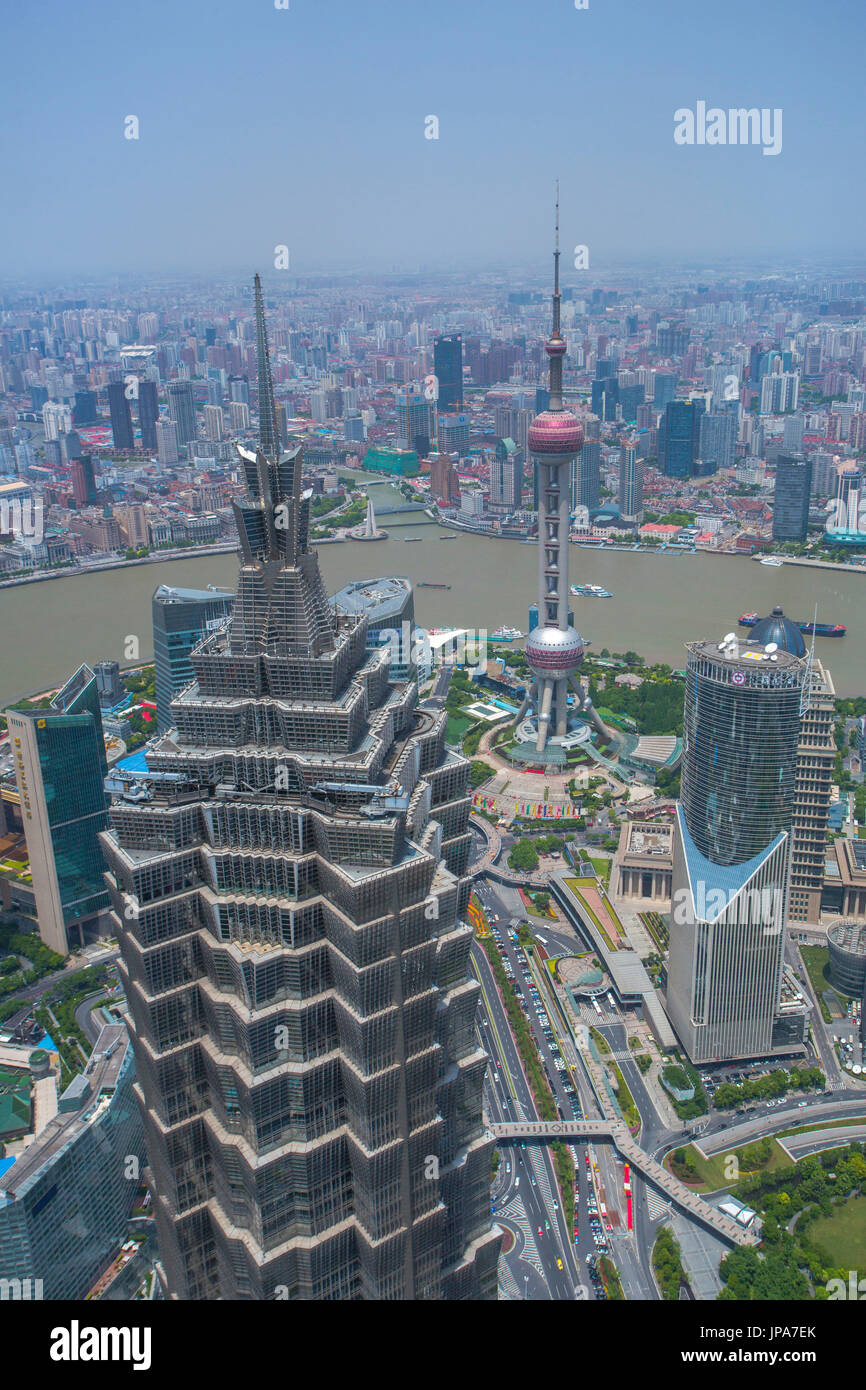 Cina Shanghai City, il quartiere di Pudong, Jinmao Building, Fiume Huangpu, Oriental Pearl Tower Foto Stock