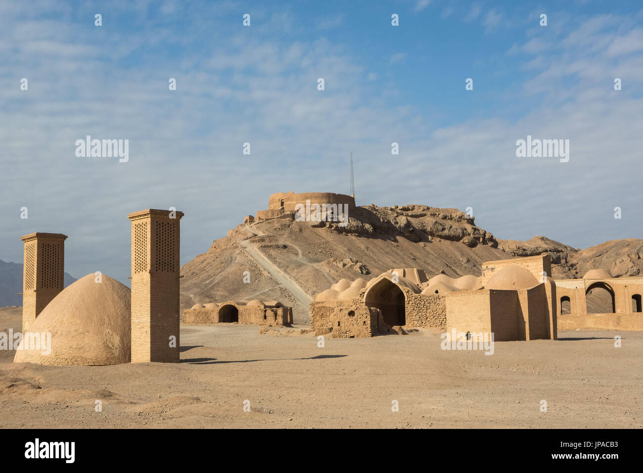 Iran, Yazd Città, Dakhmeh-ye Zarstoshtiun, zoroastriane torri del silenzio, Foto Stock