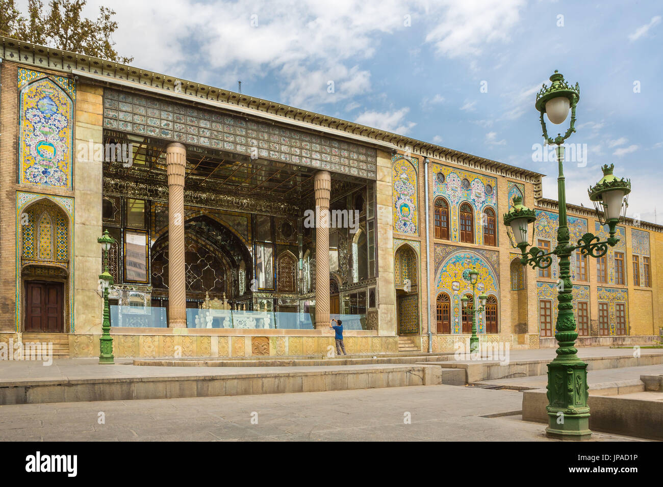 Iran Teheran Città, Golestan Palace complesso, Ivan-e Takht-e Marmar (trono marmoreo della veranda) Foto Stock