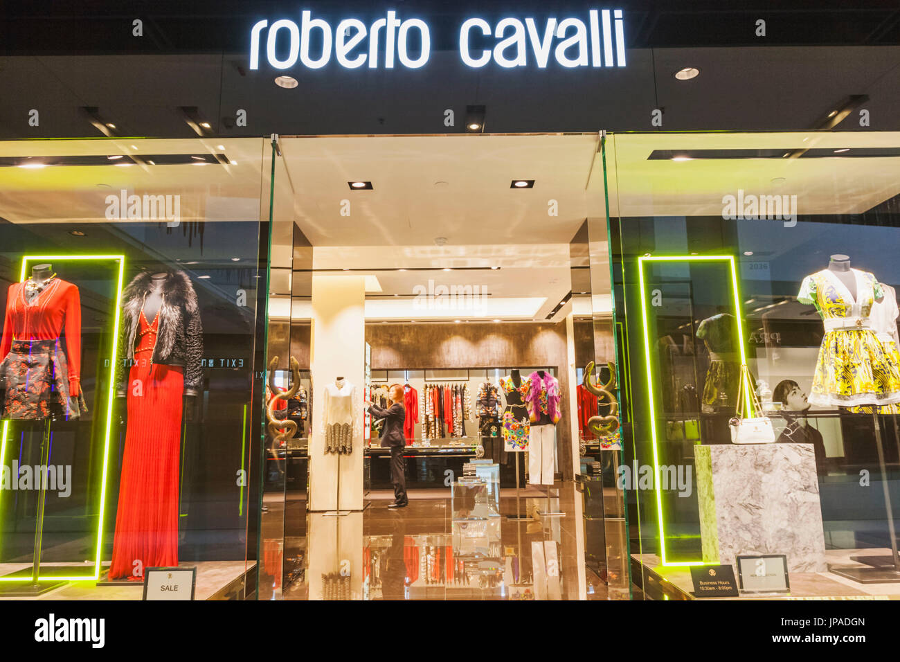 Cina, Hong Kong, centrale, IFC Shopping Mall, Roberto Cavalli Store Foto Stock