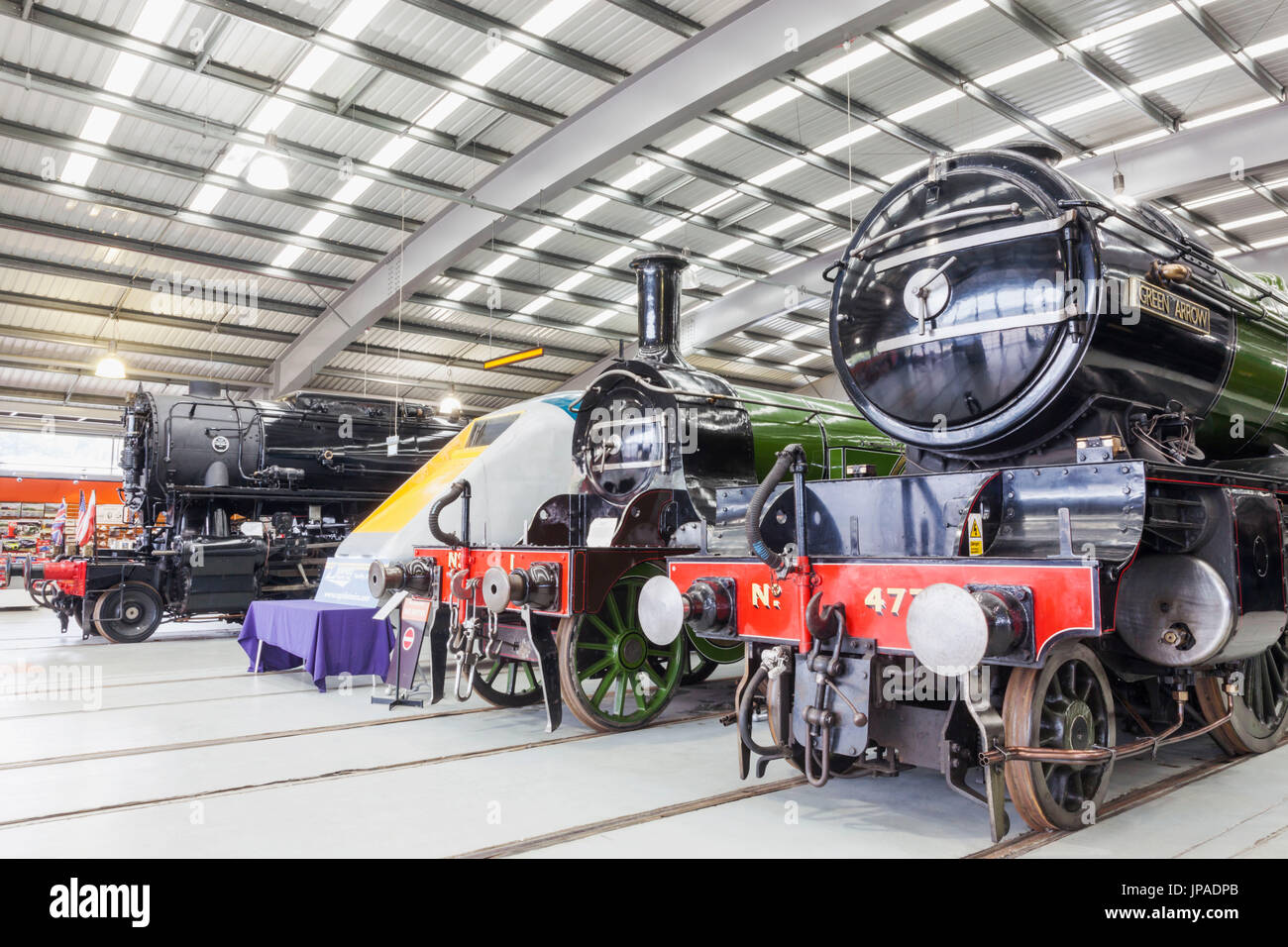 Inghilterra, County Durham, Shildon, locomozione National Railway Museum, Display del treno storico motori Foto Stock