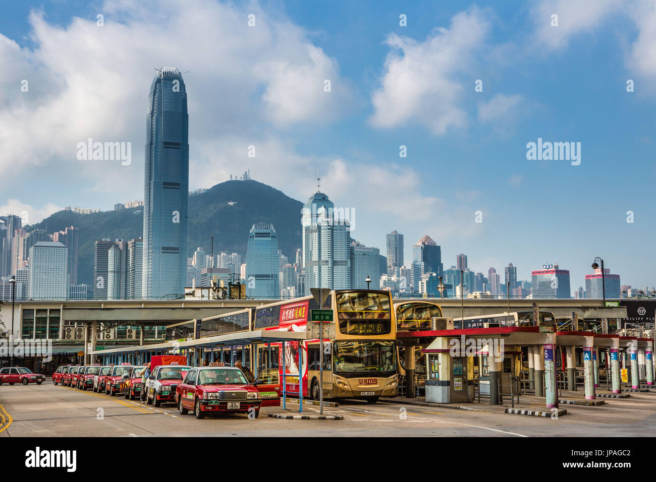 Della città di Hong Kong, Kowloon Distretto , Star Ferry Terminal degli Autobus Foto Stock