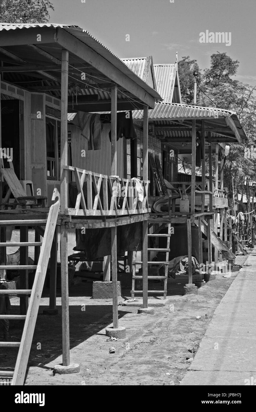 Case nella città di Kampung Rinca, Indonesia, Komodo, UNESCO patrimonio mondiale Foto Stock