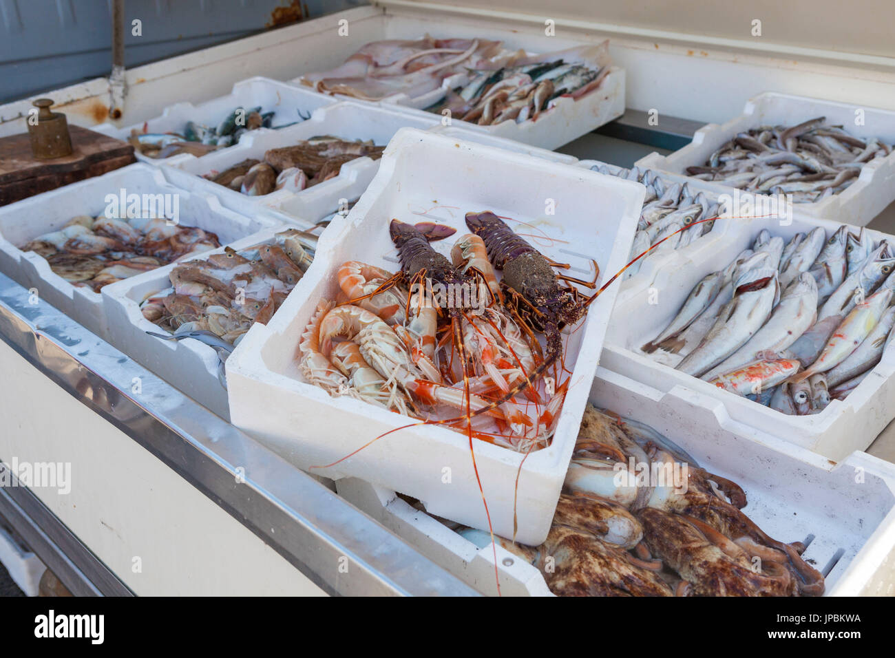 Mercato del pesce al porto della città di mare di Licata in provincia di Agrigento Sicilia Italia Europa Foto Stock