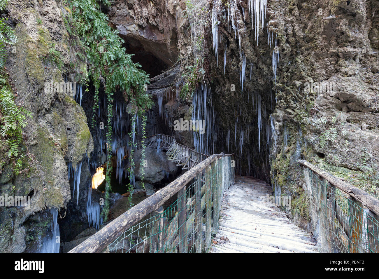 L'Europa, Italia, Veneto, Treviso, Fregona. Le grotte del Caglieron in inverno Foto Stock