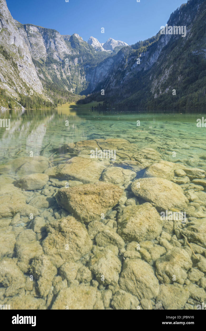 L'Europa, in Germania, in Baviera, a Berchtesgaden. Il lago Obersee al Parco Nazionale di Berchtesgaden Foto Stock