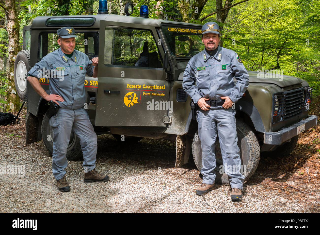 Rangers con i loro cross-country auto, Foreste Casentinesi NP, Emilia Romagna, Italia Foto Stock