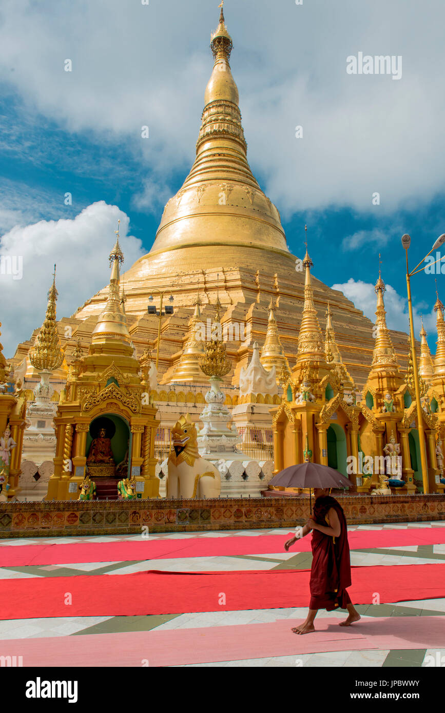 Yangon, Myanmar, sud-est asiatico. La Shwedagon pagoda. Foto Stock