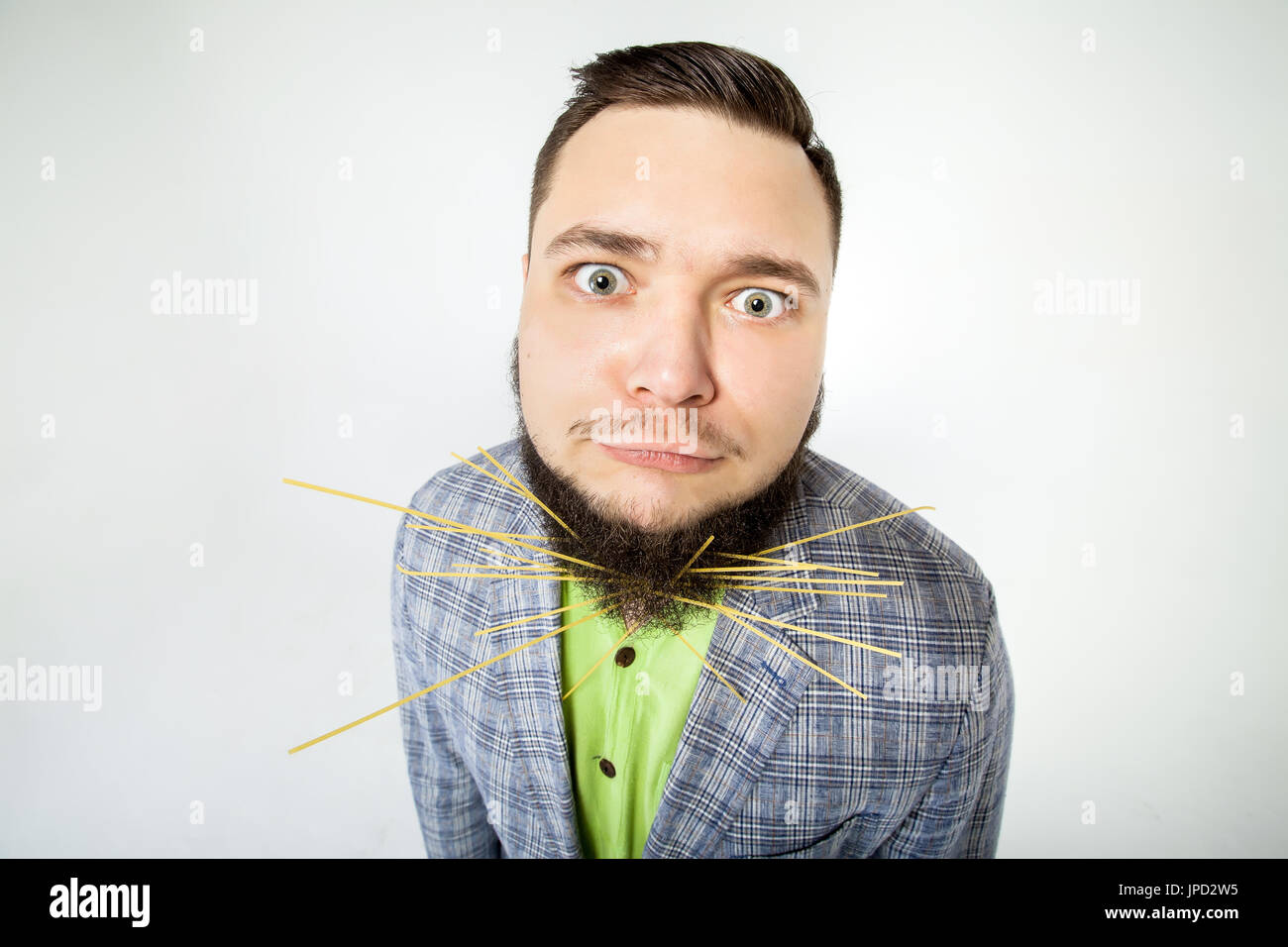 Funny uomo grasso con la pasta in barba Foto Stock