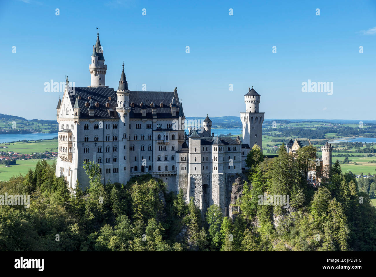 Il Castello di Neuschwanstein (Schloss Neuschwanstein), fiabesco palazzo costruito da re Ludwig II di Baviera, Hohenschwangau, Germania Foto Stock