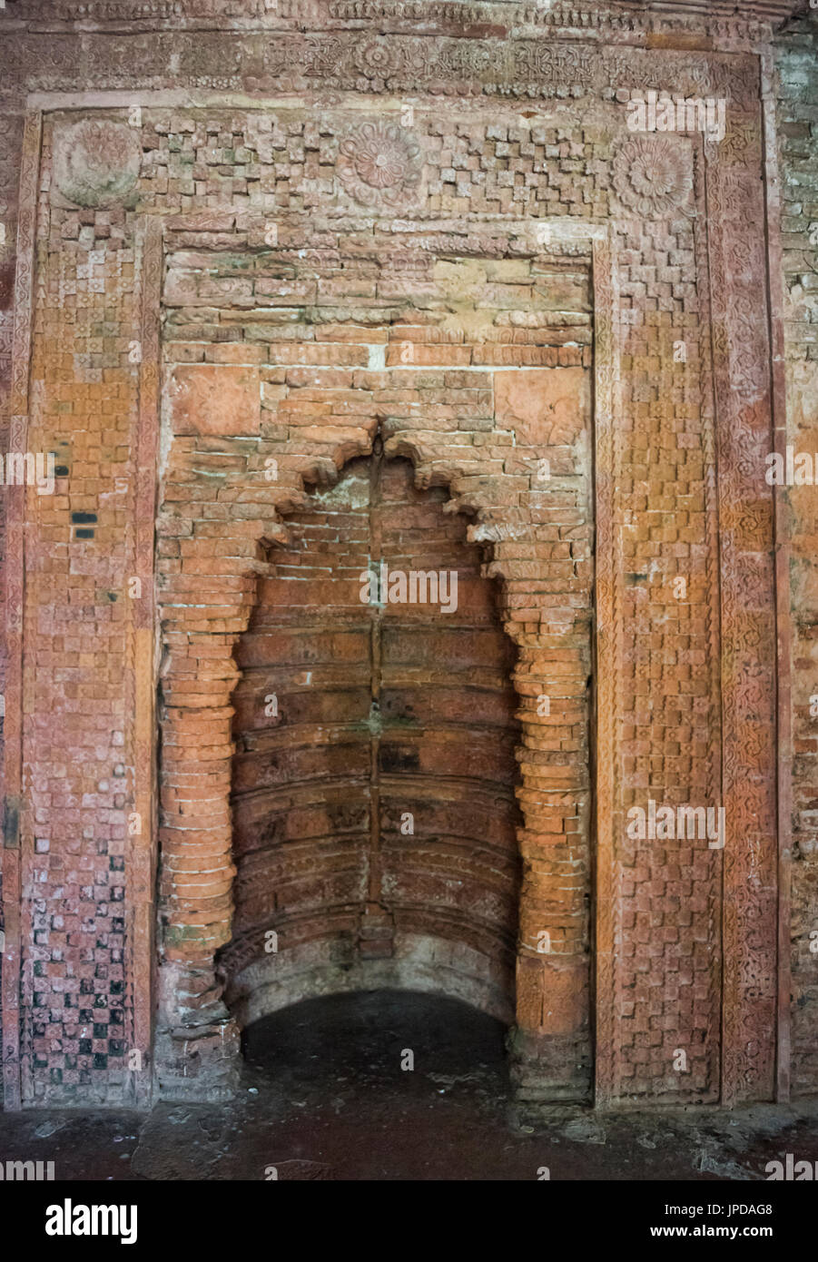 Interno della terracotta nove moschea a cupola, Bagerhat, Bangladesh Foto Stock