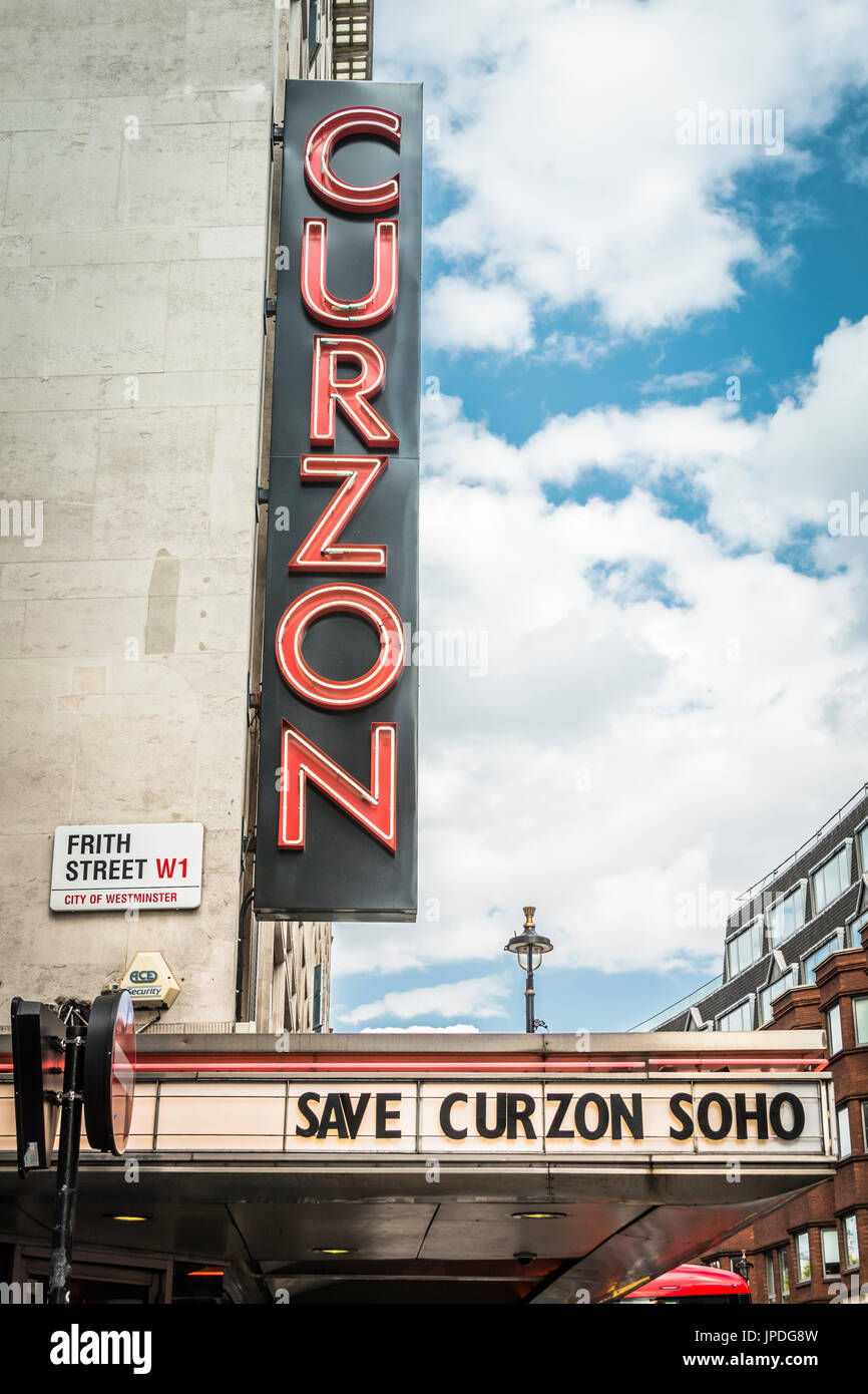Il Curzon Cinema Soho su Shaftesbury Avenue, London, Regno Unito Foto Stock