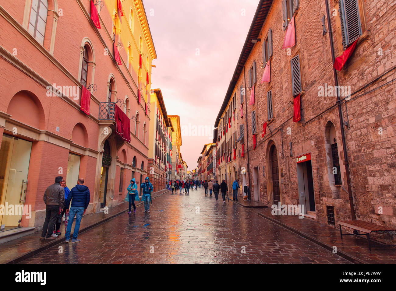 Europa,l'Italia,Umbria,Comprensorio di Perugia, Gubbio. La folla e la Corsa dei Ceri Foto Stock
