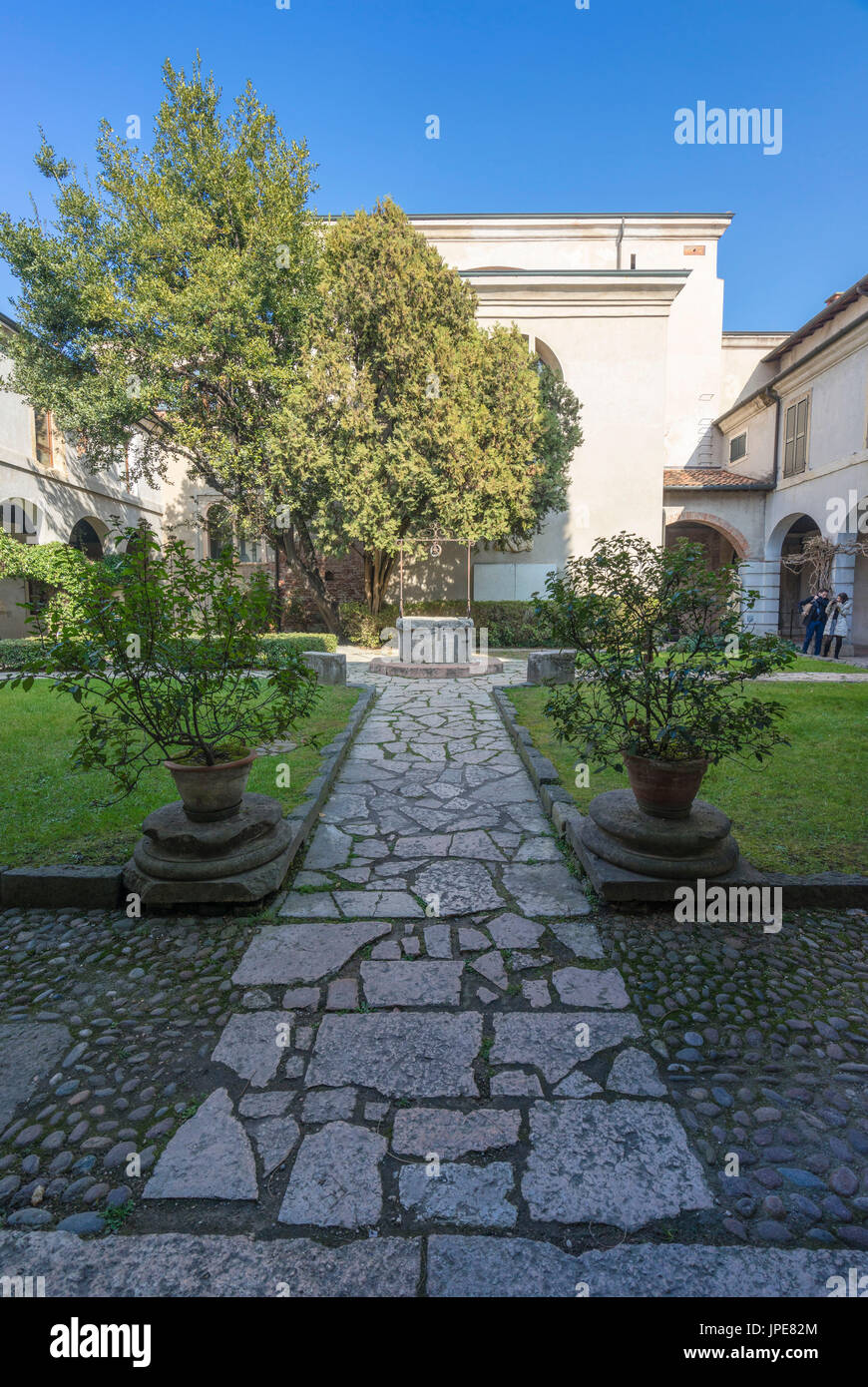 Verona, Veneto, Italia. La tomba di Giulietta, giardino Foto Stock