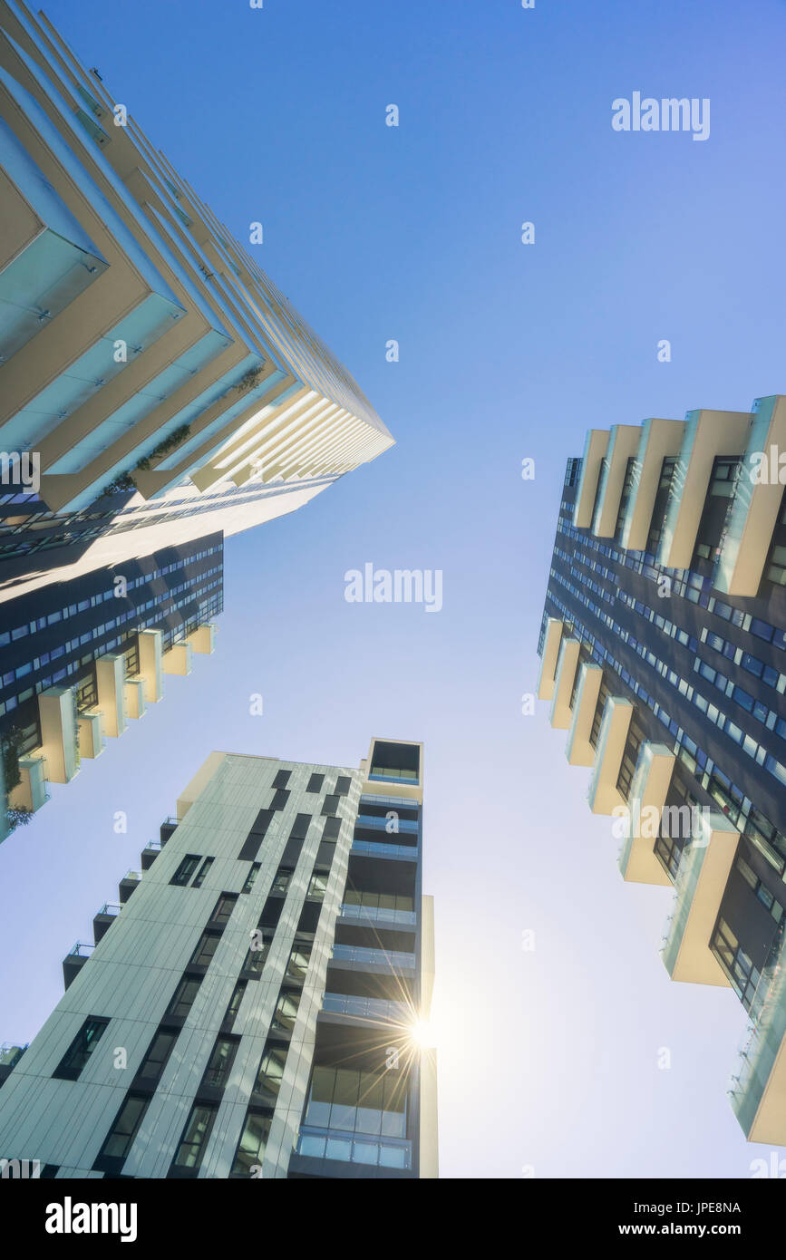 Milano, Porta Nuova District, Lombardia, Italia. Alvar Aalto Square Foto Stock