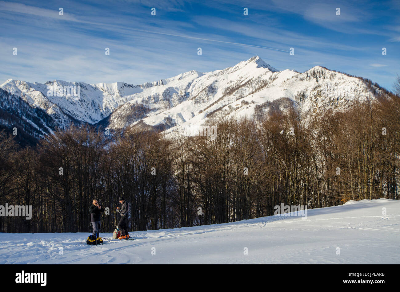 Gli escursionisti in pausa (Val Vigezzo, Ossola, Italia) Foto Stock