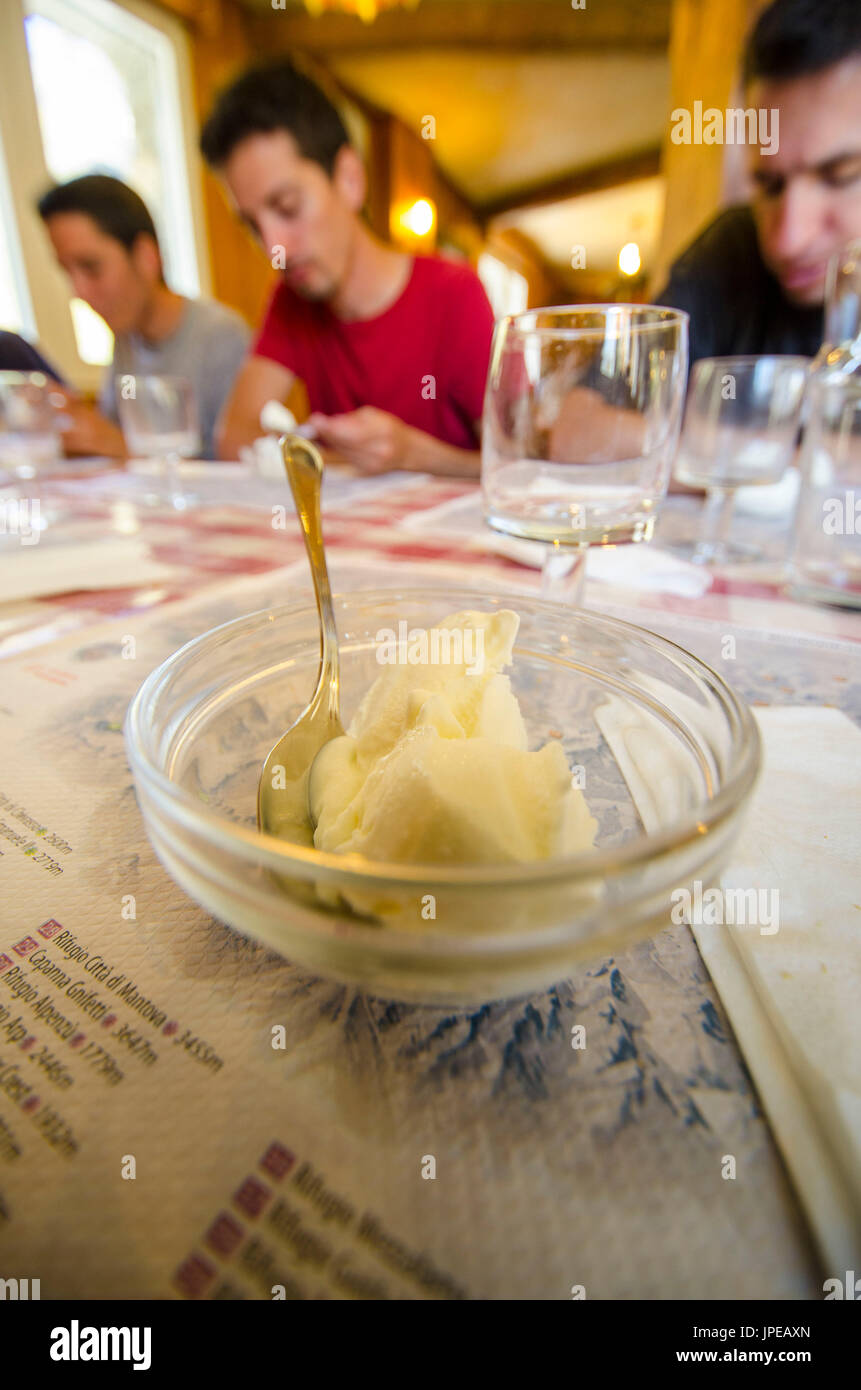 Il latte di gelati, Valgrisenche, Valle d'Aosta, Italia Foto Stock