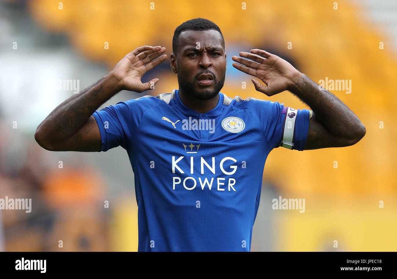 Il Leicester City's Wes Morgan in azione contro Wolverhampton Wanderers, durante la fase di pre-stagione corrisponde al Molineux, Wolverhampton. Foto Stock