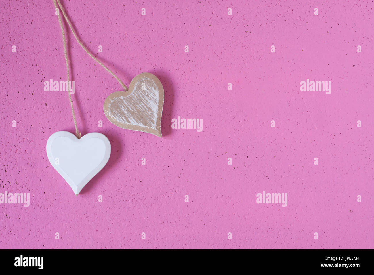 Due cuori di legno Foto Stock