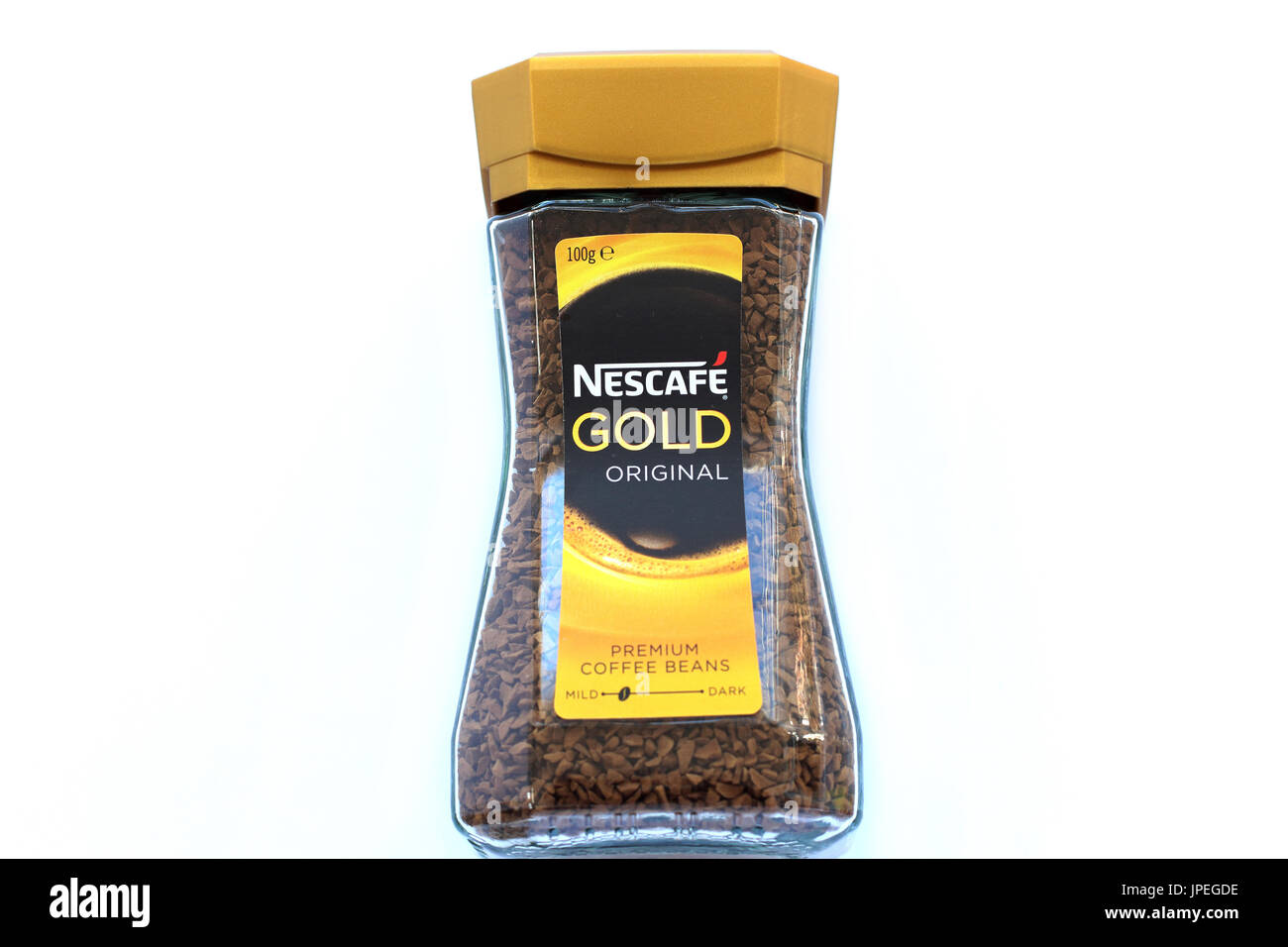 Chiusura del Nescafe caffè oro isolata contro uno sfondo bianco Foto Stock