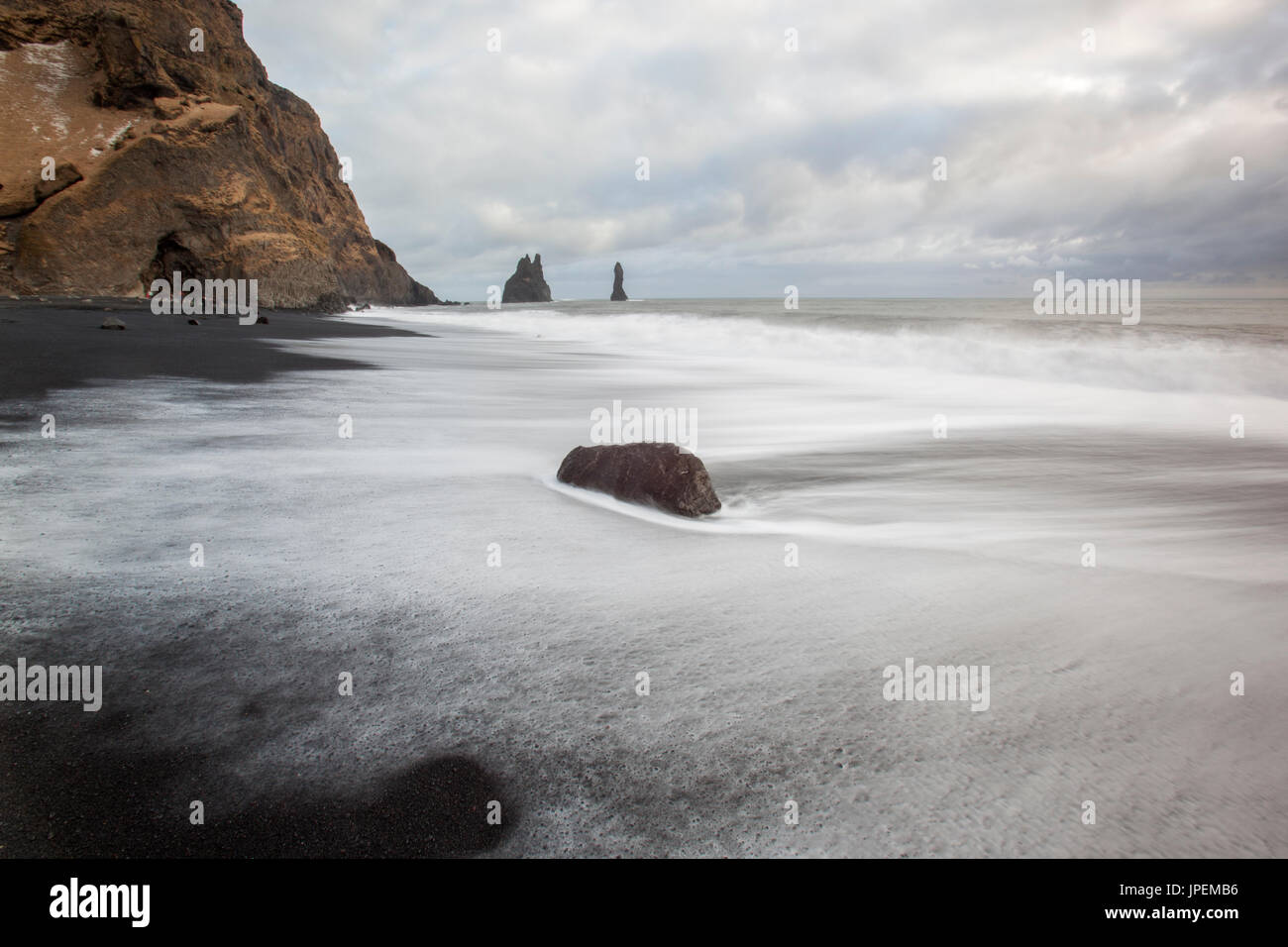Reynisfjara spiaggia nera nel sud dell'Islanda Foto Stock