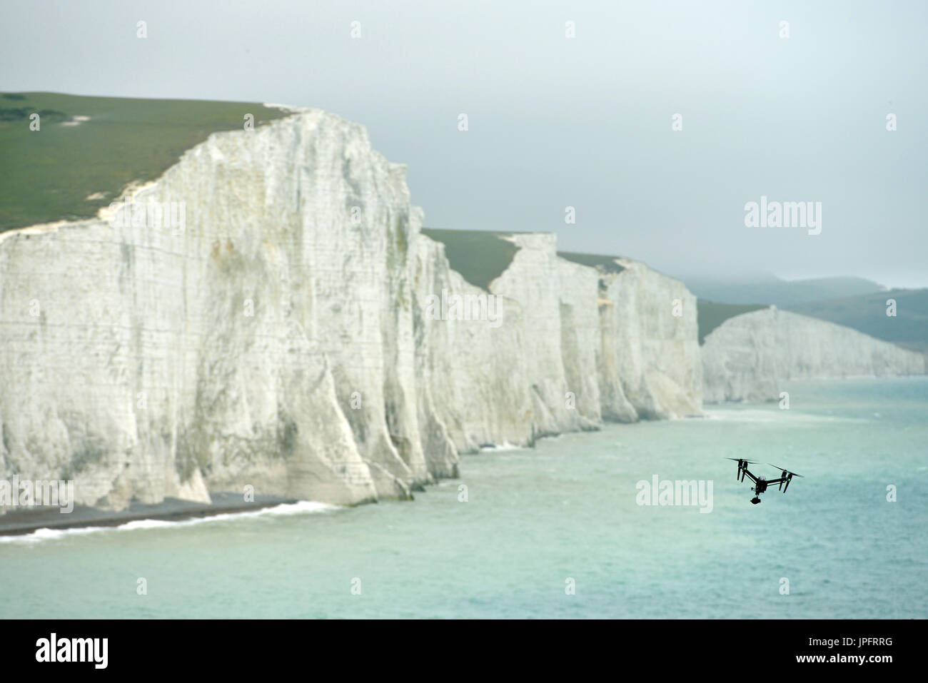 DJI drone battenti il prossimo iconico chalk scogliere delle Sette sorelle, East Sussex Foto Stock