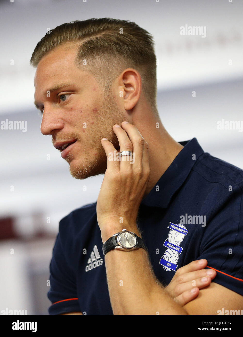 Birmingham City Michael Morrison chat con la stampa durante il 2017/18 EFL pre-stagione evento multimediale a Villa Park, Birmingham. Foto Stock