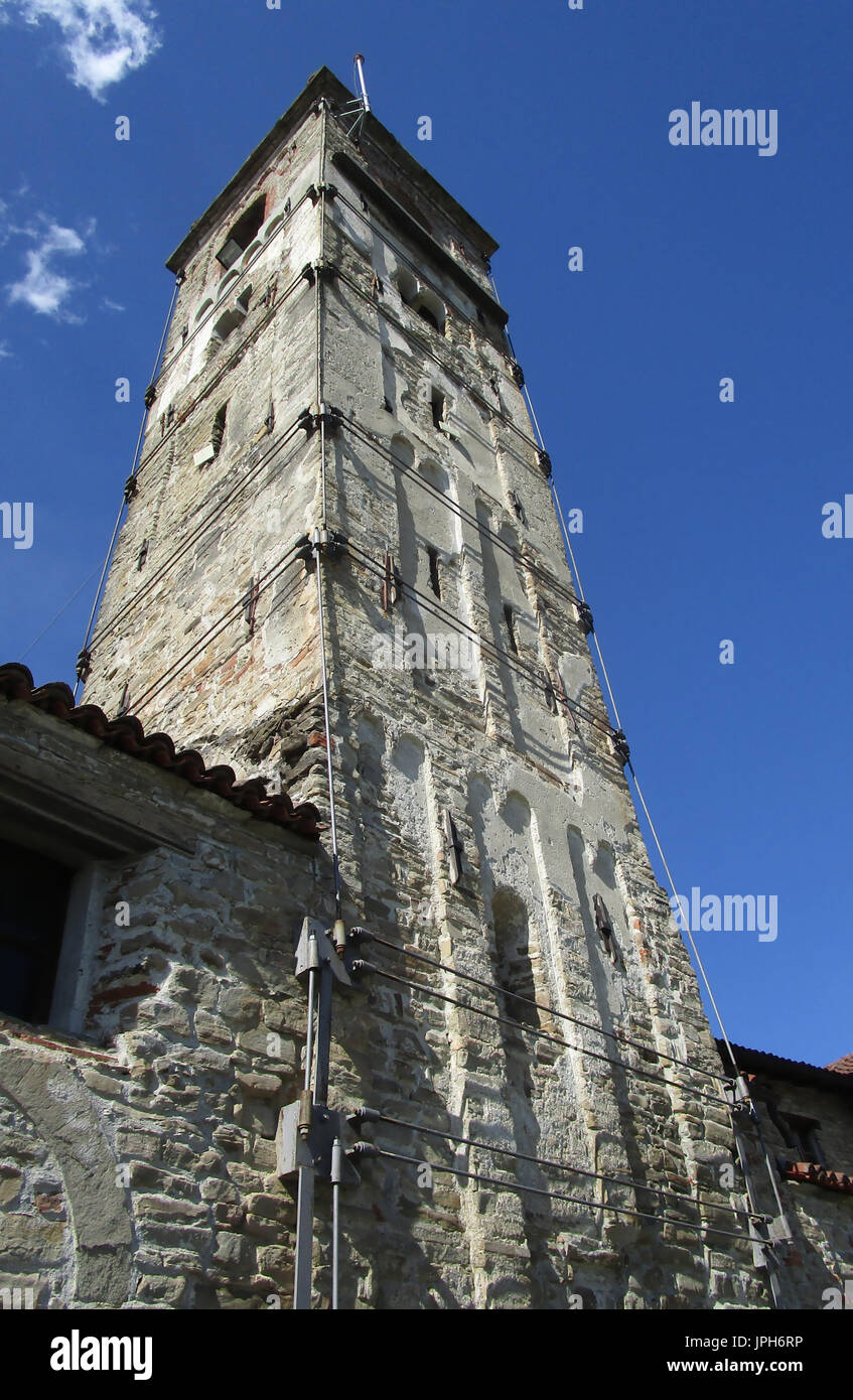 Torre campanaria per lavori di restauro, Bistagno, Piemonte, Italia 3 Foto Stock
